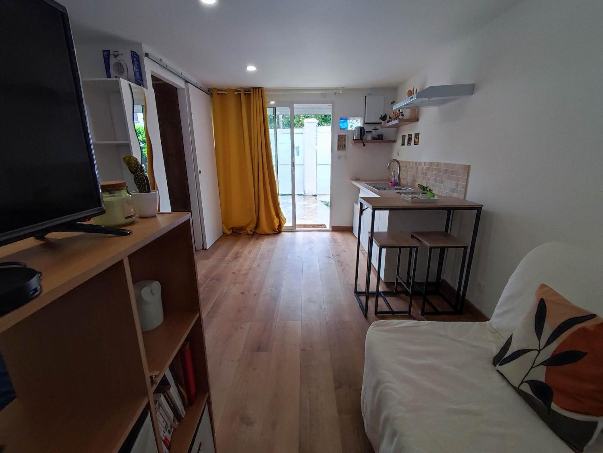 Studio Avec Clim Et Terrasse Proche Du Centre Ville D'アヴィニョン エクステリア 写真
